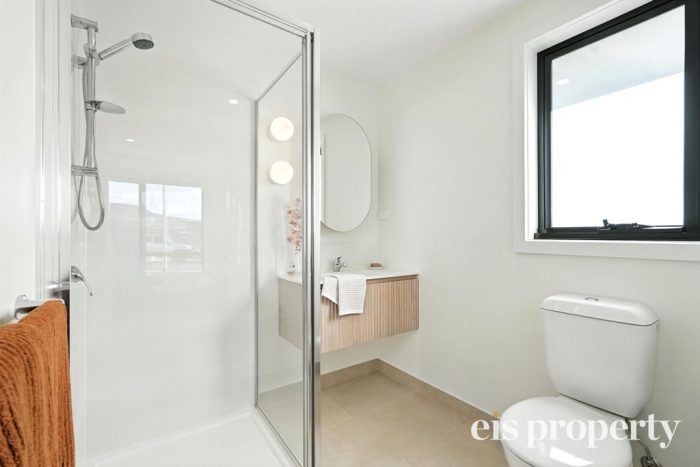 9 Shelduck Dr, Old Beach TAS 7017, Australia