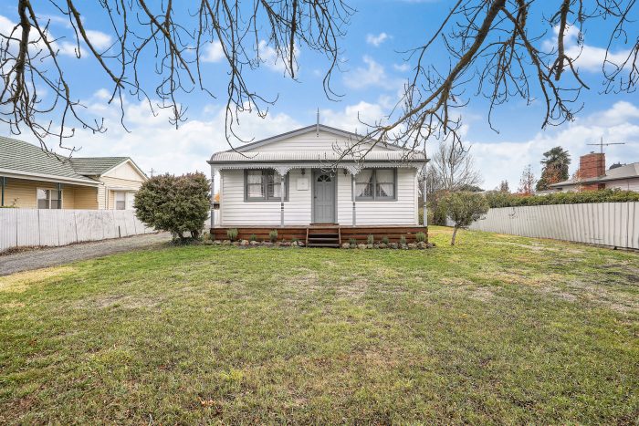 94 Steiglitz St, Ballan VIC 3342, Australia