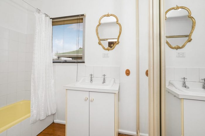 94 Steiglitz St, Ballan VIC 3342, Australia