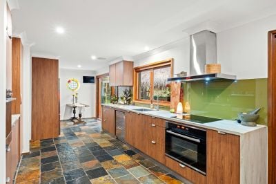 22 Sylvan Cl, Umina Beach NSW 2257, Australia