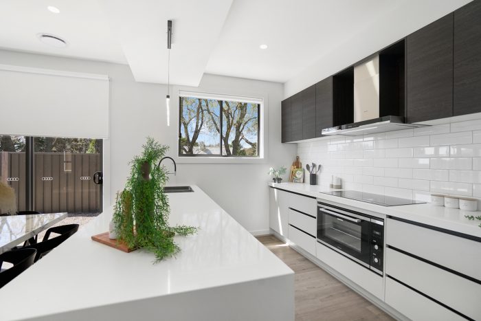 Unit 6/445 Old Melbourne Rd, Ballan VIC 3342, Australia