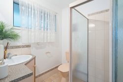 6 Winham Ave, Old Reynella SA 5161, Australia