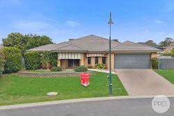 4 Wren Cl, Calala NSW 2340, Australia