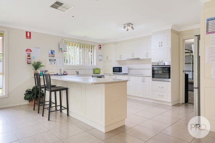4 Wren Cl, Calala NSW 2340, Australia