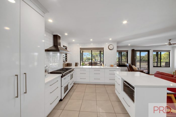 29 Wyndham Ave, Boyne Island QLD 4680, Australia