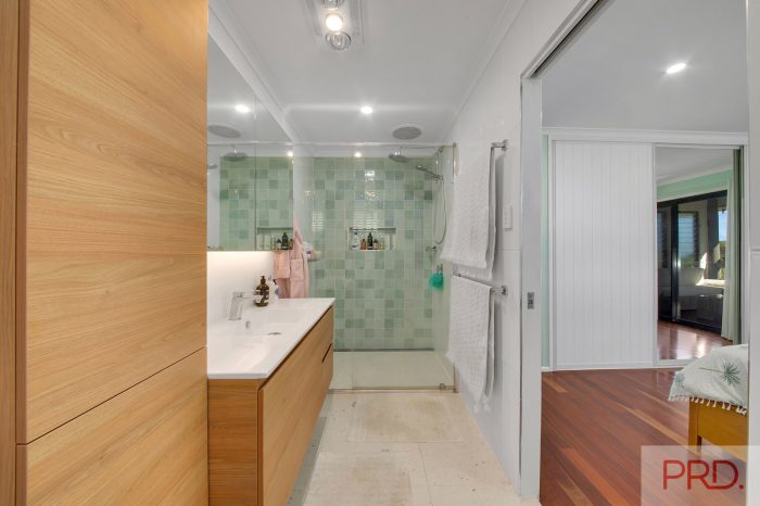 29 Wyndham Ave, Boyne Island QLD 4680, Australia
