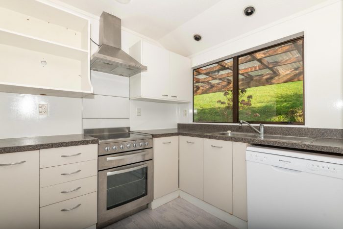 22 Albatross Close, Whitby, Porirua, Wellington, 5024, New Zealand