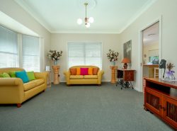 1 Bronwyn Ct, Highfields QLD 4352, Australia