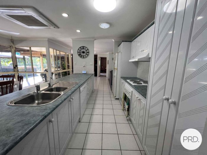145 Daisy Dell Rd, Bororen QLD 4678, Australia