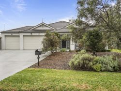 210 Dora St, Dora Creek NSW 2264, Australia