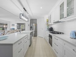 210 Dora St, Dora Creek NSW 2264, Australia
