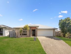 52 Duporth Cres, Dakabin QLD 4503, Australia