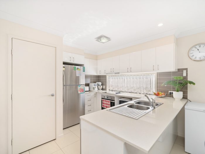 52 Duporth Cres, Dakabin QLD 4503, Australia