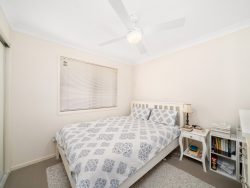 52 Duporth Cres, Dakabin QLD 4503, Australia