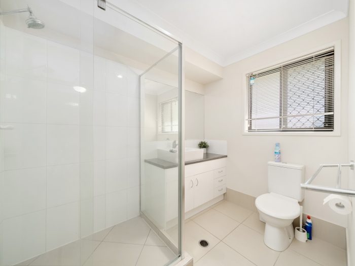 52 Duporth Cres, Dakabin QLD 4503, Australia