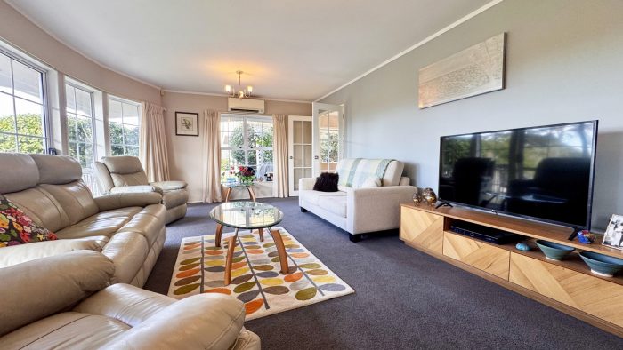6 Mosman Place, Chatswood, North Shore City, Auckland, 0626, New Zealand