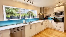 6 Mosman Place, Chatswood, North Shore City, Auckland, 0626, New Zealand