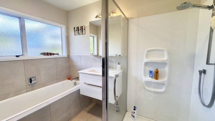 6 Mosman Place, Chatswood, North Shore City, Auckland, 0626, New Zealand