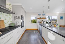17 Elizabeth Grove, Stratford, Taranaki, 4332, New Zealand