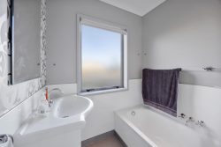 17 Elizabeth Grove, Stratford, Taranaki, 4332, New Zealand