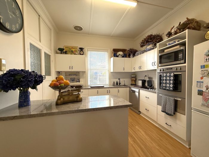 8 Elizabeth St, Young NSW 2594, Australia