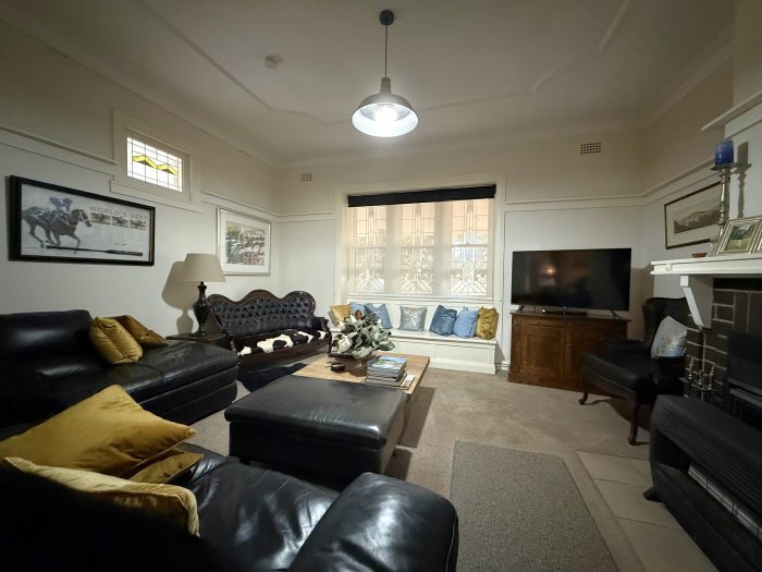 8 Elizabeth St, Young NSW 2594, Australia