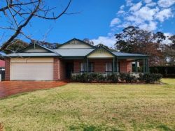 4 Fairway Cres, Stanthorpe QLD 4380, Australia
