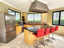 4 Fairway Cres, Stanthorpe QLD 4380, Australia