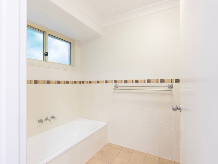 Unit 1/8 Gallagher Dr, Lismore Heights NSW 2480, Australia
