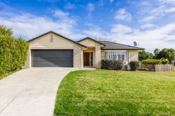 13 Glenross Drive, Wattle Downs, Manukau City, Auckland, 2103, New Zealand
