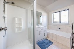 13 Glenross Drive, Wattle Downs, Manukau City, Auckland, 2103, New Zealand