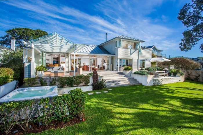 24 Hamana Street, Narrow Neck, North Shore City, Auckland, 0622, New Zealand