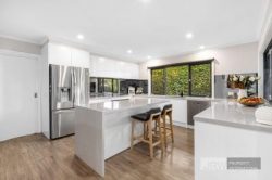 7 Hector Ct, Glen Waverley VIC 3150, Australia