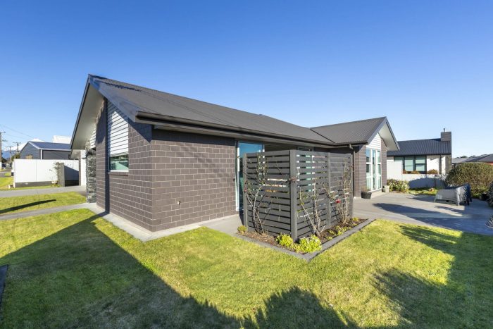 1 Howe Place, Vogeltown, New Plymouth, Taranaki, 4310, New Zealand