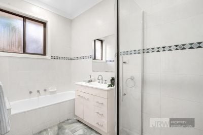 Unit 1/24 Imperial Ave, Mount Waverley VIC 3149, Australia