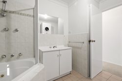 11C/12 Albermarle Pl, Phillip ACT 2606, Australia