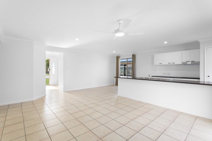31 Kelliher St, Rothwell QLD 4022, Australia
