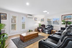 Unit 1/47 Long St, Boorowa NSW 2586, Australia