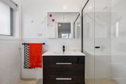 Unit 1/47 Long St, Boorowa NSW 2586, Australia