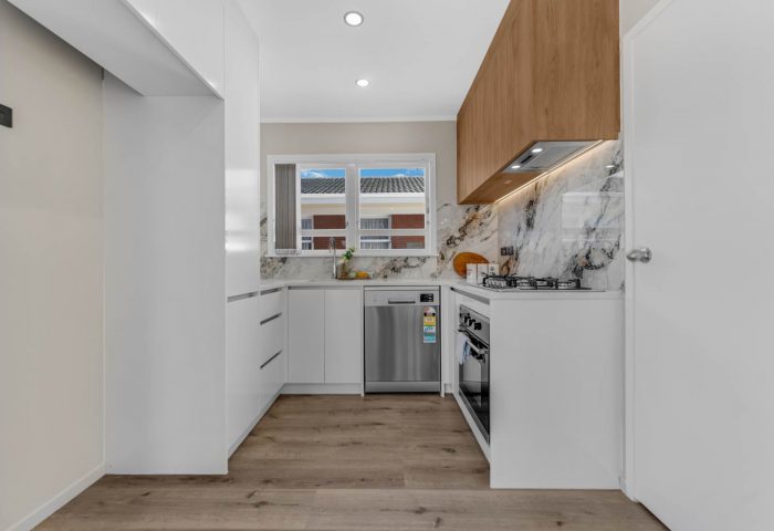 1/2 Lupton Road, Manurewa, Manukau City, Auckland, 2102, New Zealand
