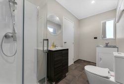 1/2 Lupton Road, Manurewa, Manukau City, Auckland, 2102, New Zealand