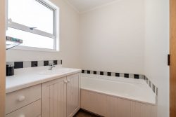 14 Dewe Avenue, Feilding, Manawatu, Manawatu / Whanganui, 4702, New Zealand