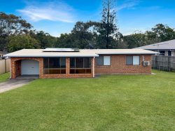 34 Ormiston St, Clinton QLD 4680, Australia