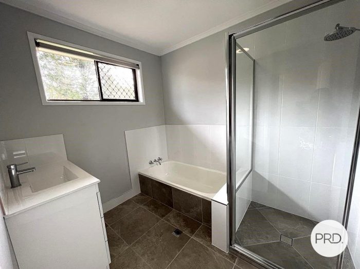 34 Ormiston St, Clinton QLD 4680, Australia