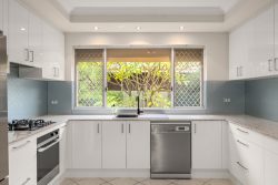 65 Hamilton St, Bassendean WA 6054, Australia
