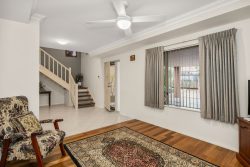 65 Hamilton St, Bassendean WA 6054, Australia