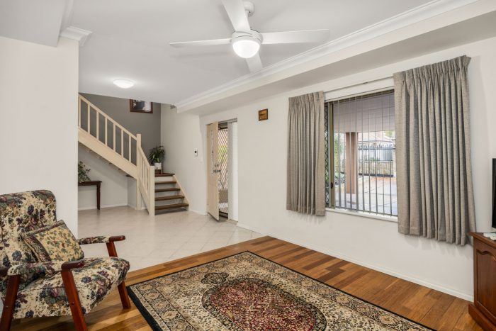 65 Hamilton St, Bassendean WA 6054, Australia