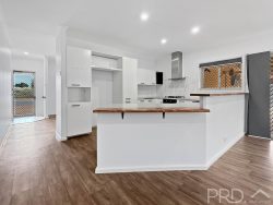 6 Parker Cl, Baynton WA 6714, Australia