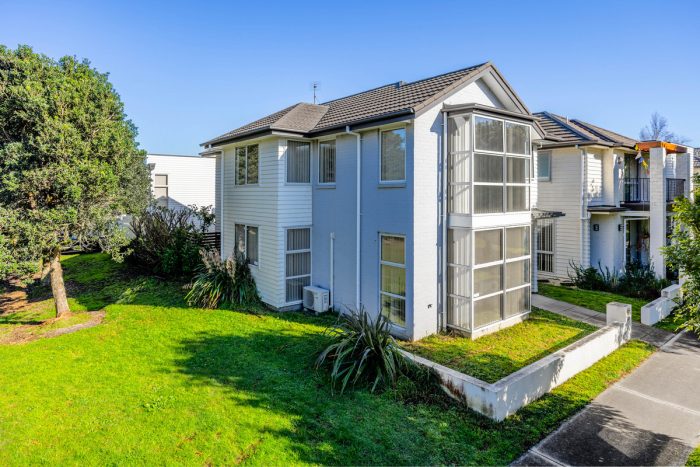 13 Phar Lap Crescent, Takanini, Papakura, Auckland, 2112, New Zealand