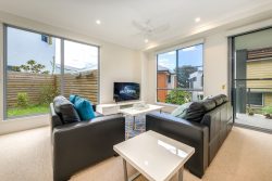 Unit 9/3400 Panorama Dr, Carrara QLD 4211, Australia